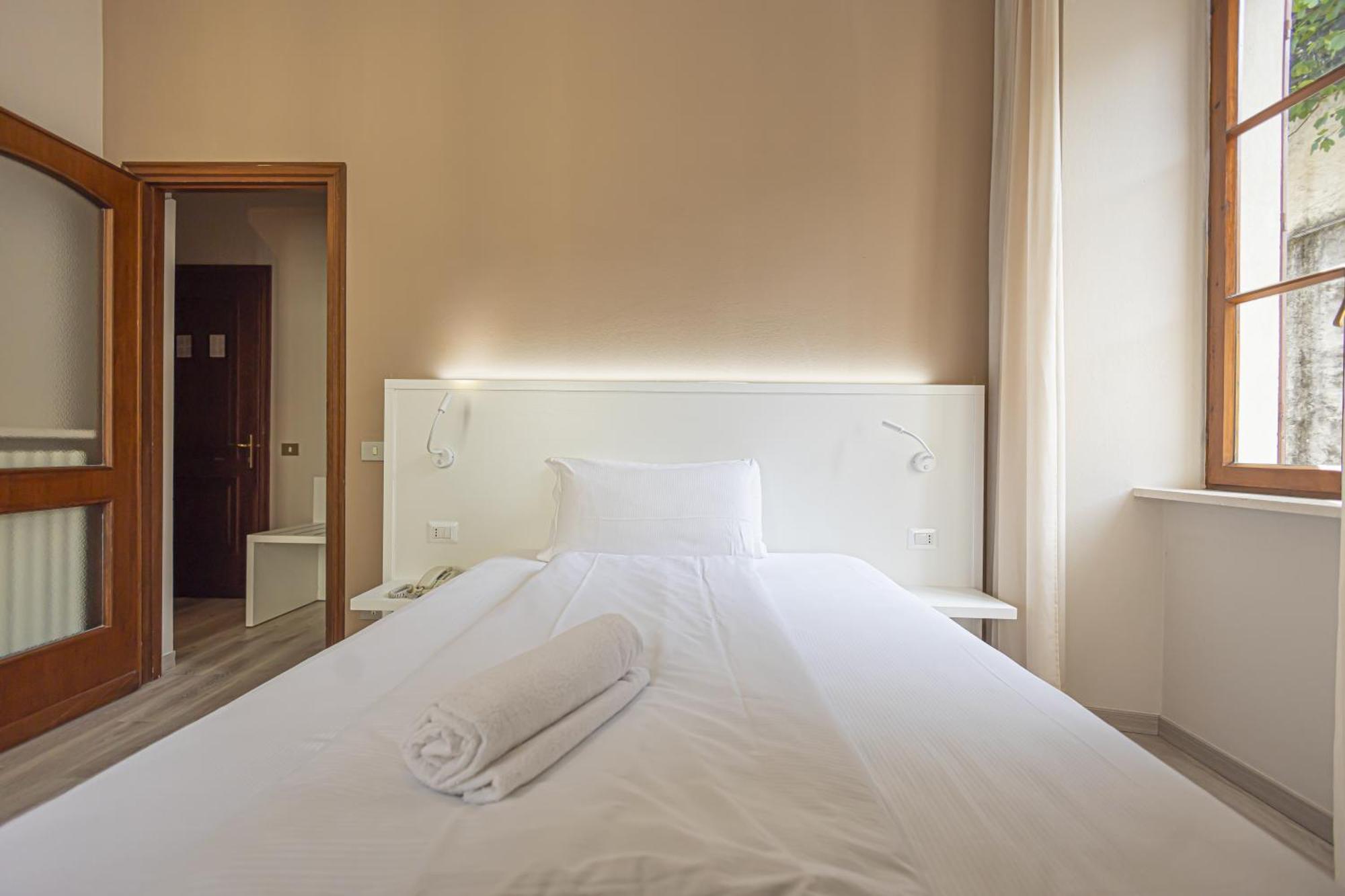 Hotel Il Portico By Lvg Hotel Collection Cannobio Δωμάτιο φωτογραφία